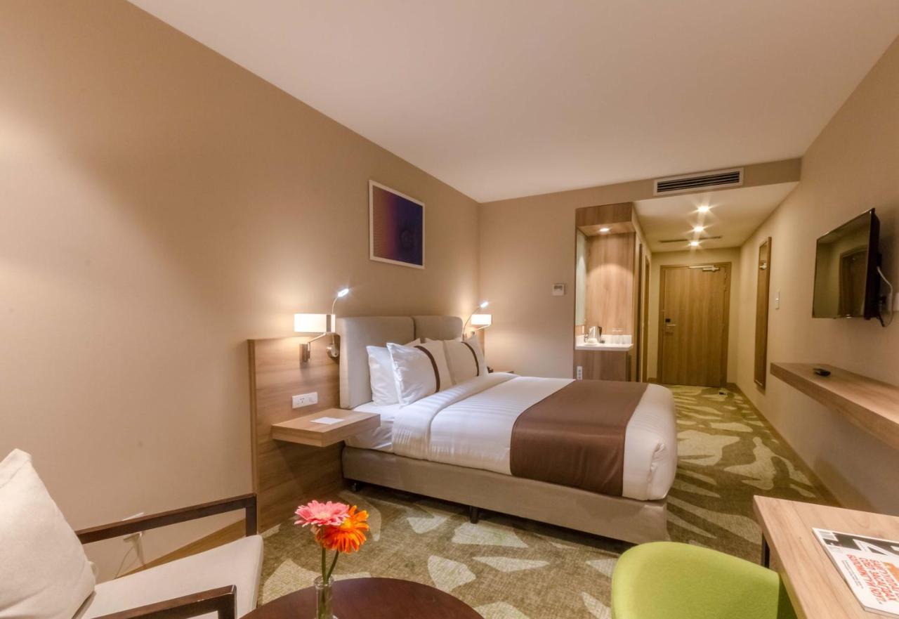 Holiday Inn Ulaanbaatar, an IHG Hotel Bagian luar foto