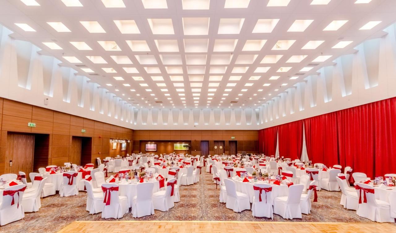 Holiday Inn Ulaanbaatar, an IHG Hotel Bagian luar foto